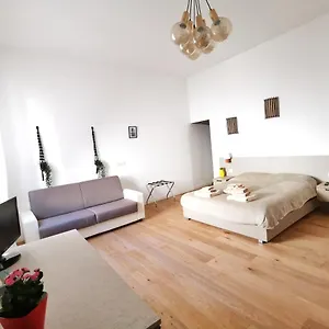 https://casa-del-sole-naples-80132.hotels-amalfi.com