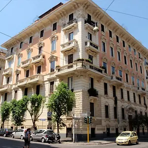 https://residenza-romana.it-romehotels.com